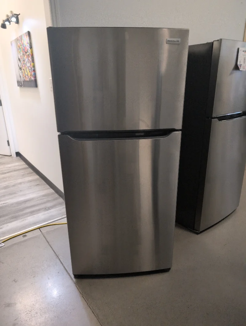 FFHT2045VS - REFRIGERATORS - Frigidaire - Top Freezer - Stainless Steel - Open Box